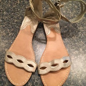 American Eagle Sandals